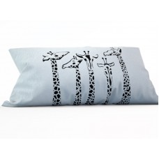 Декоративная подушка 'Любопытные жирафы', 25X45 см.